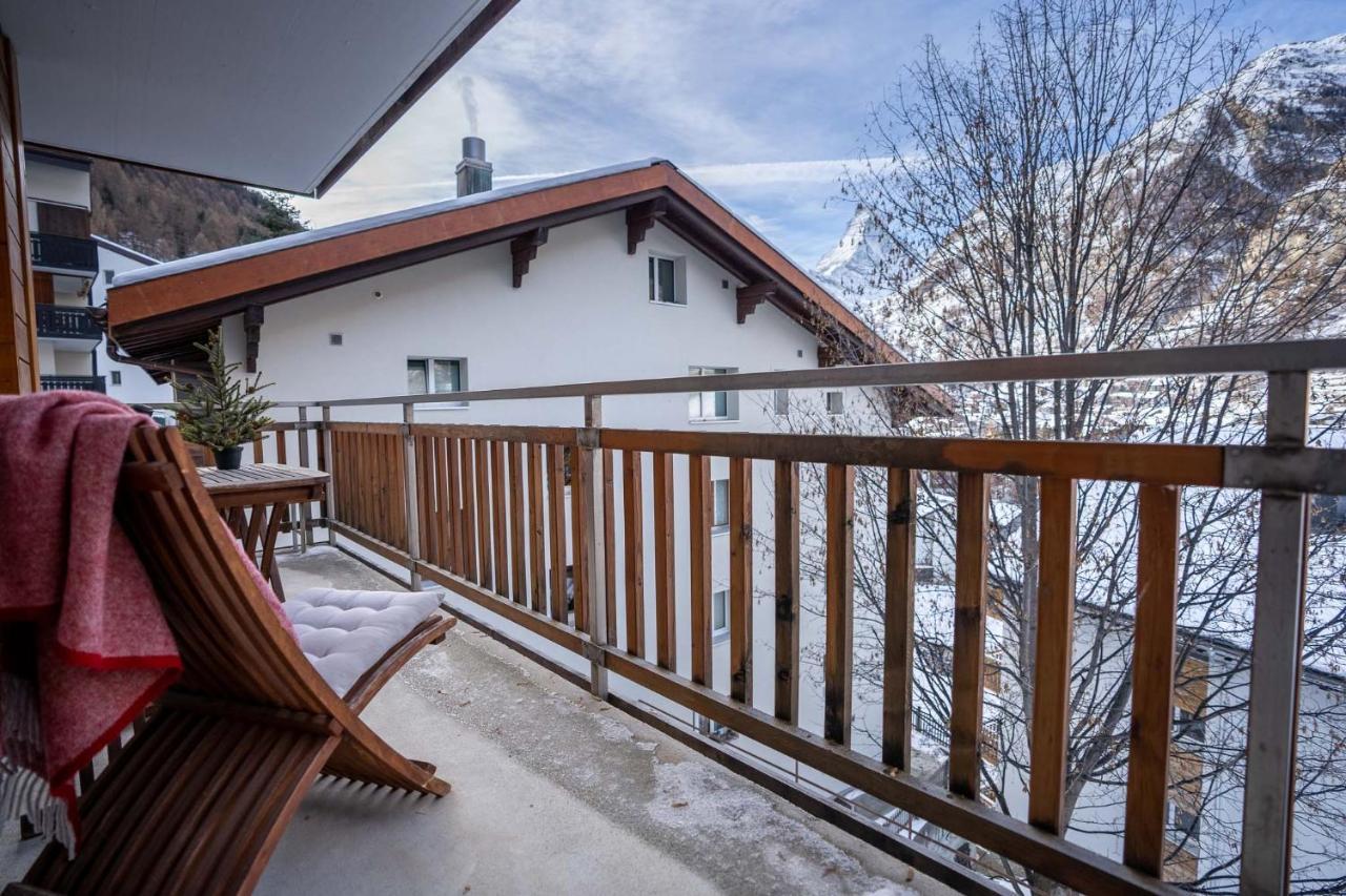 Modern Apartment With Matterhorn View Церматт Экстерьер фото